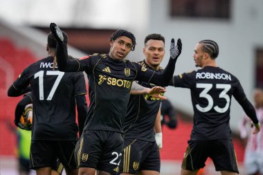 Fulham 'lı Kevin, 15 Şubat 2026 tarihinde İngiltere' nin Trent kentindeki Stoke On Trent Stadyumu 'nda oynanan 4. Rauntluk Emirlikler Kupası karşılaşmasında 1-1' lik galibiyetini kutluyor.