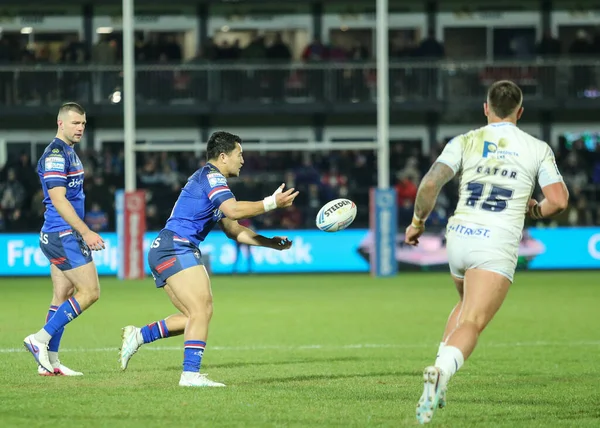 Wakefield Trinity 'den Masin Lino, 14 Şubat 2026' da Birleşik Krallık 'ın Wakefield şehrindeki DIY Kitchens Stadyumu' nda oynanan Wakefield Trinity - Toulouse Olympique maçında topu geçiyor.