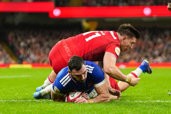 Fransız Charles Ollivon, 15 Şubat 2026 'da İngiltere' nin Cardiff kentindeki Principality Stadyumu 'nda oynanan Galler - Fransa maçında takımı için bir deneme yaptı.