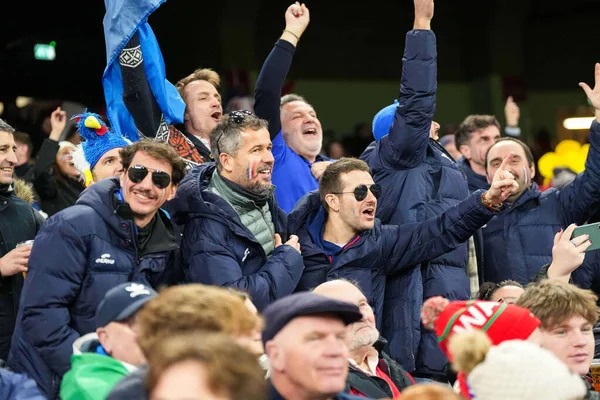 Fransız taraftarlar, 15 Şubat 2026 'da İngiltere' nin Cardiff kentindeki Principality Stadyumu 'nda oynanan Galler - Fransa maçında Guinness Altı Ulusun karşılaşmasını kutladılar.