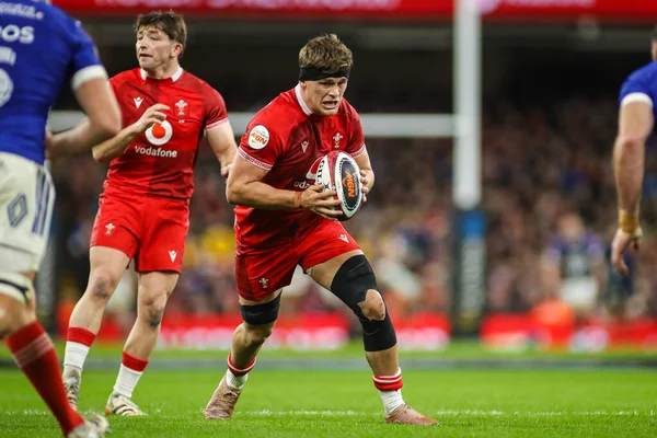 Galler 'den Alex Mann Guinness Altı Uluslar arası maç sırasında Prince, Cardiff, İngiltere' de Galler - Fransa maçı, 15 Şubat 2026