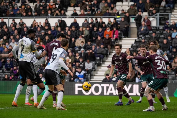 Derby County 'den Rhian Brewster 14 Şubat 2026' da İngiltere 'nin Derby şehrindeki Pride Park Stadyumu' nda oynanan Derby County - Swansea City maçında 1-0 berabere kaldı.