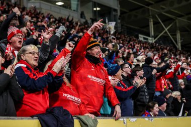 Hull KR taraftarları Hull KR 'dan Tom Amone' un 19 Şubat 2026 'da İngiltere' nin Hull Stadyumu 'nda oynanan Dünya Kulüpler Kupası 2026 karşılaşmasında Hull KR-Brisbane Broncos maçını kutladılar.