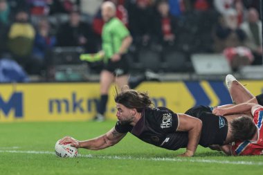 Brisbane Broncos takımından Patrick Carrigan, 19 Şubat 2026 tarihinde MKM Stadyumu, Hull, Birleşik Krallık 'ta oynanan Dünya Kulüpler Kupası 2026 karşılaşmasında bir deneme için sahaya çıkıyor.