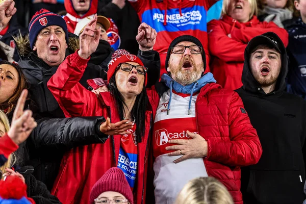 Hull KR taraftarları 19 Şubat 2026 tarihinde İngiltere 'nin Hull kentindeki MKM Stadyumu' nda oynanan Dünya Kulüpler Kupası 2026 Dünya Kulüpler Kupası 'nda Hull KR-Brisbane Broncos karşılaşmasını kazandıktan sonra kutlama yaptılar.
