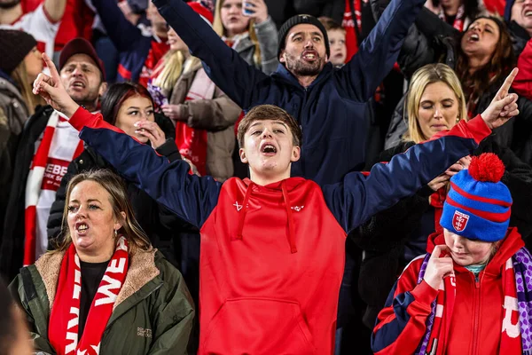 Hull KR taraftarları 19 Şubat 2026 tarihinde İngiltere 'nin Hull kentindeki MKM Stadyumu' nda oynanan Dünya Kulüpler Kupası 2026 Dünya Kulüpler Kupası 'nda Hull KR-Brisbane Broncos karşılaşmasını kazandıktan sonra kutlama yaptılar.