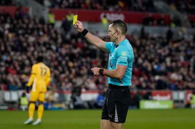 Hakem Jarred Gillettt, 21 Şubat 2026 tarihinde İngiltere 'nin GTECH Community Stadyumu' nda Brentford - Brighton & Hove Albion maçında Brentford 'dan Yehor Yarmolyuk' a sarı kart verdi.