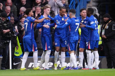 Chelsea 'li oyuncular, 21 Şubat 2026 tarihinde İngiltere' nin Stamford Bridge kentinde oynanan Chelsea-Burnley Premier Lig karşılaşmasında 1-0 öne geçtiler.