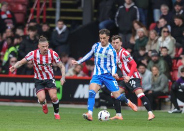 Sheffield 'li Jerry Yates 22 Şubat 2026' da Sheffield, İngiltere 'deki Bramall Lane' de Sheffield United 'a karşı oynadığı Gökyüzü İddia Şampiyonası maçında pas attı.