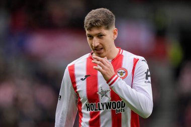 Brentford 'dan Vitaly Janelt Premier Lig maçı sırasında 21 Şubat 2026' da GTECH Community Stadyumu 'nda Brentford ve Hove Albion' a karşı