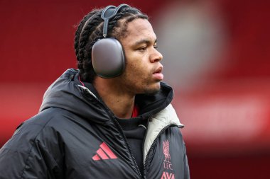 Liverpool 'dan Rio Ngumoha 22 Şubat 2026 tarihinde İngiltere' nin Nottingham şehrinde oynanan Premier Lig maçı sırasında Nottingham Forest 'a karşı Liverpool maçına geldi.