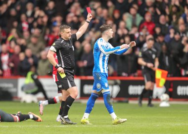Sheffield Wednesday 'den Gabriel Otegbayo' ya kırmızı bir araba verildi ve 22 Şubat 2026 'da Sheffield, İngiltere' deki Bramall Lane 'de oynanan ve Sheffield United' a karşı oynanan Gökyüzü İddia Şampiyonası maçında ikinci bir sarı kart alındıktan sonra uğurlandı.