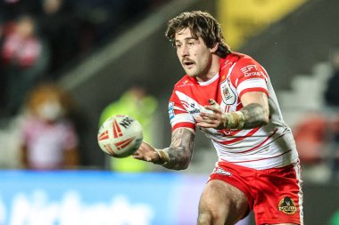 St Helens 'ten Joe Shorrocks, 20 Şubat 2026' da İngiltere 'nin St. Helens-Leigh Stadyumu' nda oynanan Betfred Süper Lig karşılaşmasında pas attı.
