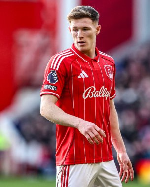 Nottingham Ormanı 'ndan Elliot Anderson Premier League maçı sırasında Nottingham Forest, Liverpool' a karşı 22 Şubat 2026 'da Nottingham, İngiltere' de City Ground 'da oynandı.