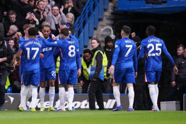 Chelsea 'li oyuncular, 21 Şubat 2026 tarihinde İngiltere' nin Stamford Bridge kentinde oynanan Chelsea-Burnley Premier Lig karşılaşmasında 1-0 öne geçtiler.