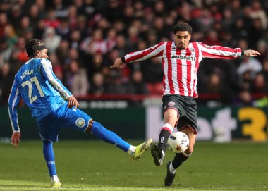 Sheffield United takımından Ki-Jana Hoever 22 Şubat 2026 tarihinde Sheffield, İngiltere 'deki Bramall Lane' de Sheffield United ile Sheffield Çarşamba günü oynanan Sky Bet Şampiyonası maçında topu kazandı.