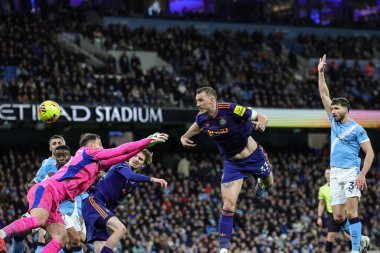 Newcastle Untie 'den Dan Burn 21 Şubat 2026' da İngiltere 'nin Etihad Stadyumu' nda oynanan Premier League maçında ofsayt skoru aldı.