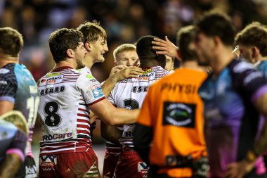 Wigan Warriors 'dan Sam Eseh, 21 Şubat 2026' da İngiltere 'nin Wigan şehrindeki Brick Community Stadyumu' nda oynanan Betfred Süper Lig karşılaşmasında denemesini kutluyor.