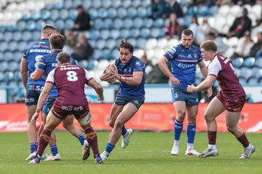 Wakefield Trinity 'den Seth Nikotemo, 22 Şubat 2026' da İngiltere 'nin Accu Stadyumu' nda oynanan Betfred Süper Lig 2. Raundu karşılaşmasında topla kırılıyor.