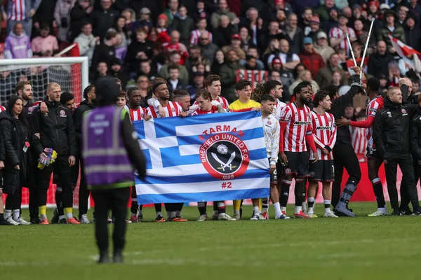 Sheffield United, 22 Şubat 2026 'da Sheffield Lane, Sheffield, Birleşik Krallık' ta Sheffield United 'a karşı oynanan Sky Bet Şampiyonası maçında kazandığı galibiyeti kutladı.