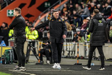 Hull City teknik direktörü Sergej Jakirovi, 24 Şubat 2026 tarihinde İngiltere 'nin Hull şehrindeki MKM Stadyumu' nda oynanan Hull City - Derby County maçında dördüncü yetkiliye başvurdu.