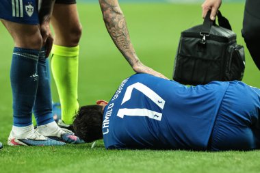 Kabil 'li Camilo Durn, 24 Şubat 2026' da İngiltere 'nin Newcastle kentindeki St. James' s Park 'ta oynanan UEFA Şampiyonlar Ligi play-off' larında sakatlandı.