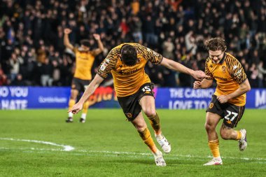 Hull City 'den John Egan, 24 Şubat 2026 tarihinde İngiltere' nin Hull kentindeki MKM Stadyumu 'nda oynanan Hull City - Derby County maçında 3-2 kazanma hedefini kutluyor.