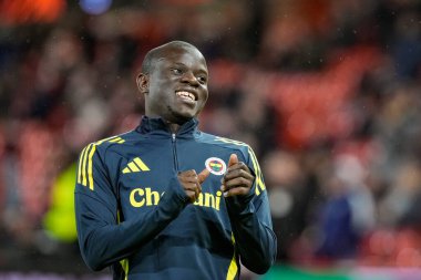 Fenerbahçe 'den N' Golo Kante, UEFA Avrupa Ligi sırasında 26 Şubat 2026 'da oynanan maç öncesi ısınma oturumunda