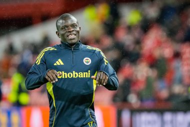 Fenerbahçe 'den N' Golo Kante, UEFA Avrupa Ligi sırasında 25 Şubat 2026 'da oynanan maç öncesi ısınma oturumunda