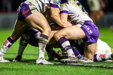 Warrington Wolves takımından Toafofoa Sipley 28 Şubat 2026 'da Warrington, İngiltere' deki Halliwell Jones Stadyumu 'nda oynanan Warrington Wolves vs vs Wakefield Trinity maçında bir deneme için sahaya çıkıyor.