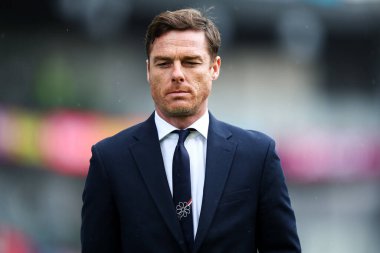 Burnley 'nin Scott Parker teknik direktörü, 28 Şubat 2026' da Burnley 'nin Brentford' a karşı oynadığı Turf Moor, Burnley, Birleşik Krallık Premier Lig karşılaşması öncesinde geldi.