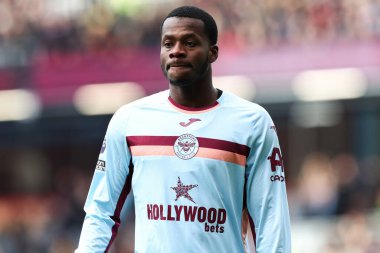 Brentford 'dan Dango Ouattara Premier Lig maçı sırasında Burnley Brentford' a karşı Turf Moor, Burnley, Birleşik Krallık 'ta 28 Şubat 2026 tarihinde