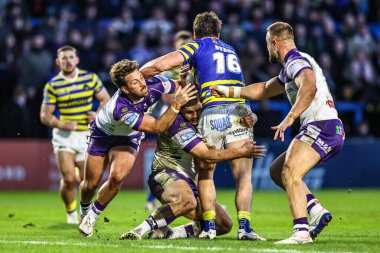 Warrington Wolves 'tan Liam Byrne, 28 Şubat 2026' da İngiltere 'nin Warrington kentinde oynanan Betfred Süper Lig karşılaşmasında Wakefield Trinity' den Tyson Smoothy tarafından yenildi.