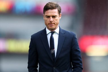 Burnley 'nin Scott Parker teknik direktörü, 28 Şubat 2026' da Burnley 'nin Brentford' a karşı oynadığı Turf Moor, Burnley, Birleşik Krallık Premier Lig karşılaşması öncesinde geldi.