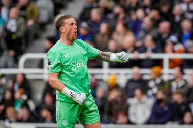 Everton kalecisi Jordan Pickford, 28 Şubat 2026 tarihinde İngiltere 'nin Newcastle kentindeki St. James' s Park 'ta oynanan Premier League maçı Newcastle Untie Everton maçında Beto' nun gol atmasını kutluyor.