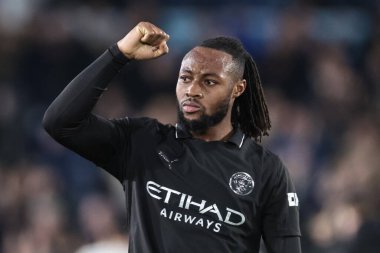 Manchester City 'den Antonie Semenyo, 28 Şubat 2026 tarihinde İngiltere' nin Leeds şehrinde Manchester City ile oynanan Premier League karşılaşmasında zaferi kutluyor.