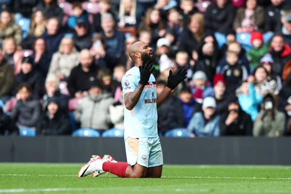 Brentford 'dan Igor Thiago, 28 Şubat 2026 tarihinde Burnley, Burnley, İngiltere' de oynanan Premier League karşılaşmasında 0-2 'lik galibiyet golünü kutluyor.