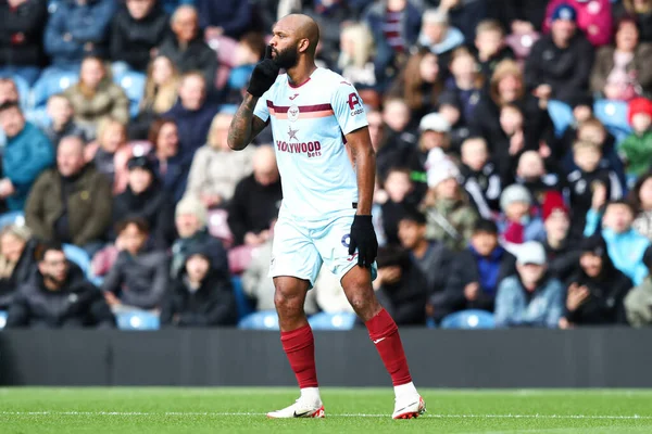 Brentford 'dan Igor Thiago, 28 Şubat 2026 tarihinde Burnley, Burnley, İngiltere' de oynanan Premier League karşılaşmasında 0-2 'lik galibiyet golünü kutluyor.