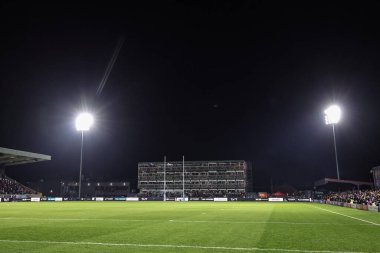 Yer personeli, 13 Mart 2026 'da Birleşik Krallık' ın Wakefield kentindeki DIY Kitchens Stadyumu 'nda oynanan Betfred Challenge Kupası 4. tur karşılaşmasında sahne ışıklarını birer birer yaktı.