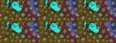 Kahverengi ve yeşil renklerde çiçeklerle çizilmiş çiçek deseni. Çiçekler suluboya tarzında kahverengi ve yeşil renklerde.