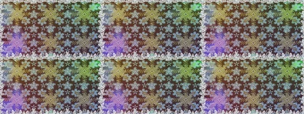 Kusursuz kraliyet lüksü, altın barok kumaş rengi. Altın antika ortaçağ dekoratifi, yapraklar ve kahverengi ve nötr renklerde altın desenli süslemeleri olan pürüzsüz bir desen..