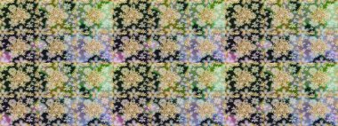 El yapımı dekoratif çerçeve, albüm kapağı, tebrik kartı, klasik Art deco tarzı. Altın karalama fantezi yapraklarından Raster soyut çiçek çelengi ve gri ve nötr renklerde çiçek..