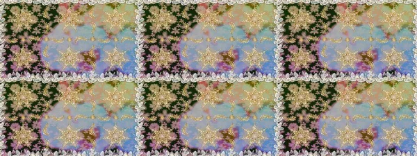 Gri ve nötr renklerde altın element. Barok tarzında altın çiçek süsü. Damask arkaplanı tekerrür ediyor. Antika altın tekrarlanabilir duvar kağıdı.