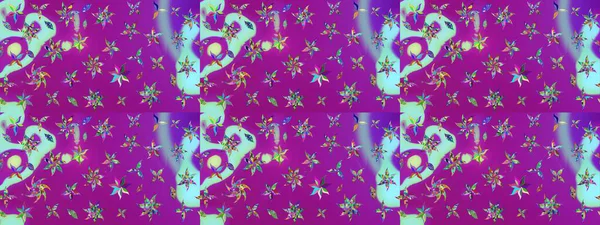 Renkli desenli eskiz deseni, mor ve mor çiçekler ve dekoratif elementler. Eskiz geçmişi. Raster illüstrasyonu. Eski usul. Kumaş, tekstil ve duvar kağıdı baskısı için..