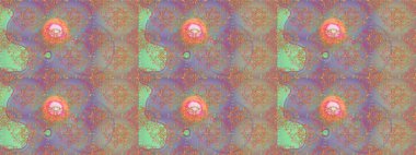 Tarafsız, bej ve gri renklerde çiçekler. Küçük çiçekte sevimli çiçek deseni var..