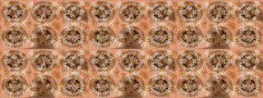 Renkler. Bej, kahverengi ve nötr kar taneleri. Noel ve yeni yıl moda baskıları için tatil tasarımı. Kar tanelerinin soyut arkaplanı olan şirin bir Noel arkaplanı. Raster illüstrasyonu.