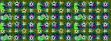 İllüzyon. Kar taneleri, kar yağışı. Güzel, yeşil, mavi ve nötr kar taneleri renkli bir arka planda izole edilmiş. Düşen Noel stilize kar taneleri.