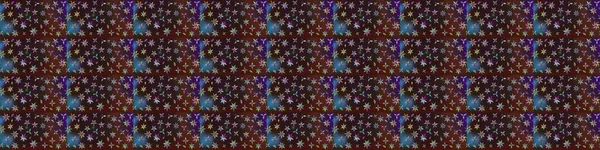 Raster. Kahverengi ve mor renkte güzel çiçekleri olan eskiz deseni, suluboya çiçek deseni, duvar kağıdı, kart veya kumaş için fayanslı.