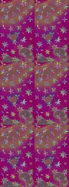 Eskiz arkaplan modeli. Mor ve kahverengi renkte yaprakları olan yabani çiçekler. Raster illüstrasyonu. Suluboya, elle çizilmiş.