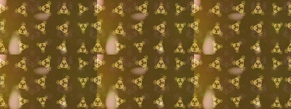 Sabıka fotoğraflarında, bebek kıyafetlerinde, duvar kâğıtlarında, paket kutularında falan kullanılabilir. Zarif, parlak ve eskiz kahverengi, yeşil ve bej desenli çiçek deseni tasarımı. Raster..